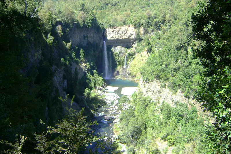 Salto de la Leona en el Parque Nacional Radal Siete Tazas